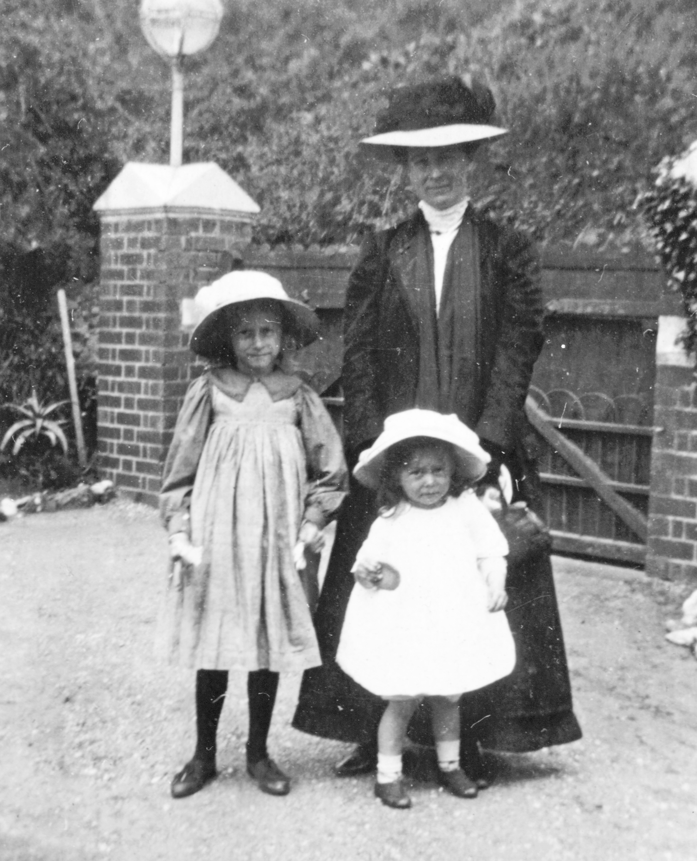 Josselyn with her two daughters Elaine and Stella