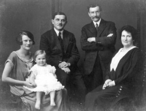 CranFamilyGroup100