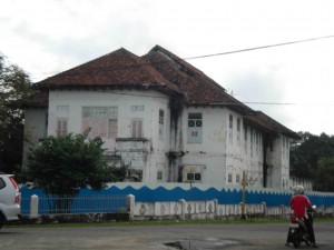 The Tinwinning building opposite the Muntok jail 